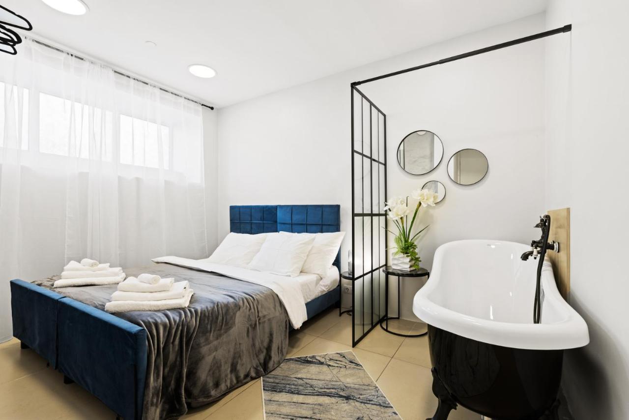 Sirena Apartment - Self Check-In And Free Parking Reval Esterno foto