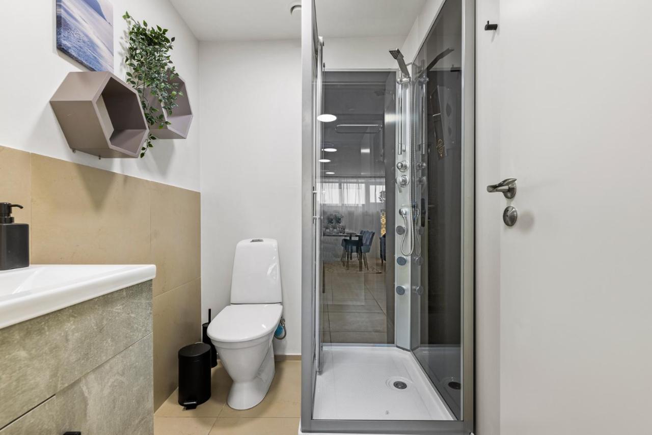Sirena Apartment - Self Check-In And Free Parking Reval Esterno foto
